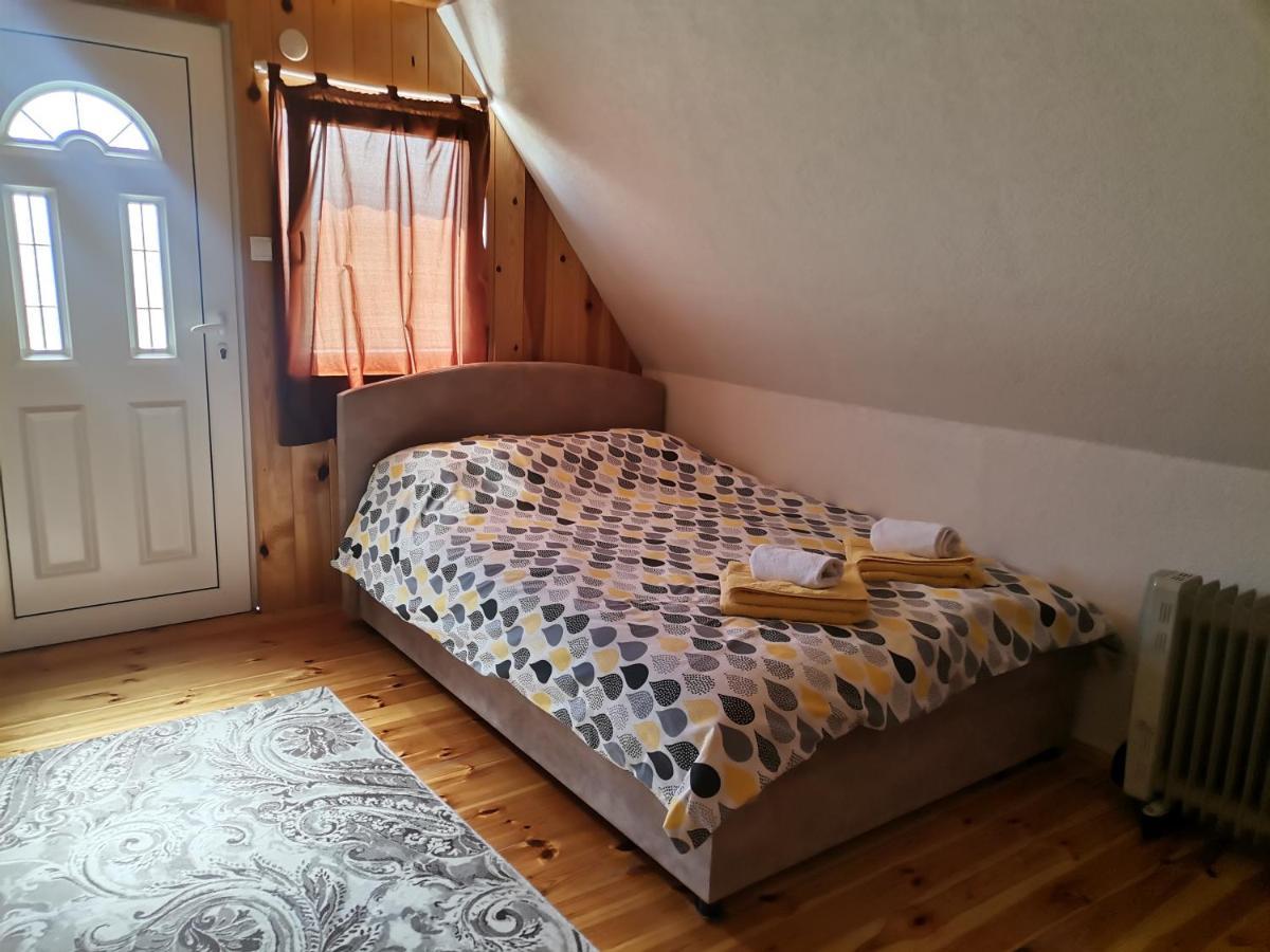 Village Cottage Жабляк Экстерьер фото